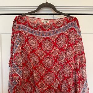 Women’s cold shoulder blouse. Size XL.